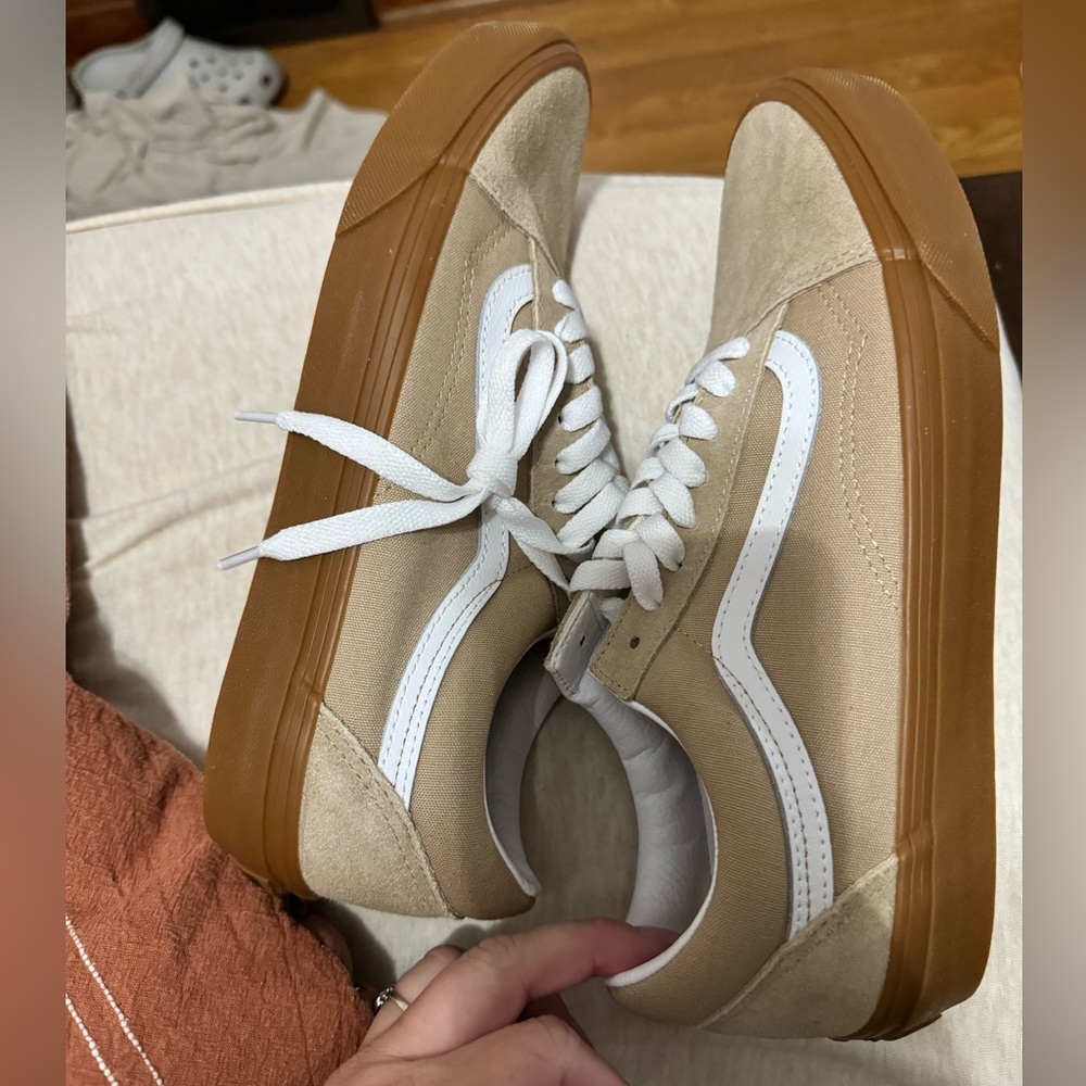 Women’s 10/mens 8.5